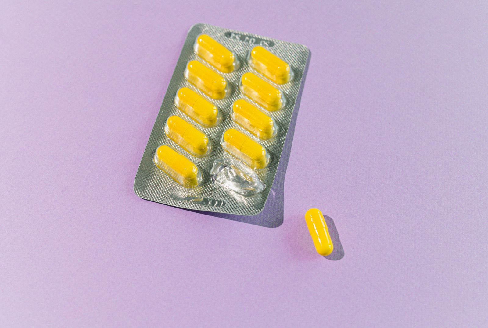 Box and blister pack of Omeprazole 20mg capsules